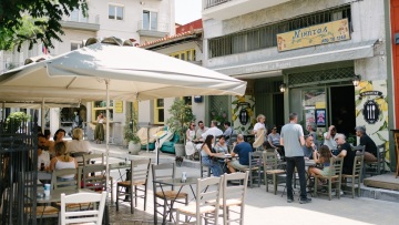 Νικήτας: Εδώ και 60 χρόνια σερβίρει τα πιο νόστιμα ψητά στου Ψυρρή