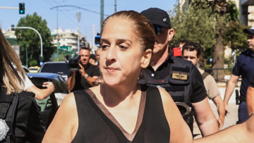 Η απολογία της 43χρονης: «Στέρησε στα παιδιά μου τον πατέρα τους», είπε για τον σύντροφό της - «Προσπαθούσα να έχει επαφή με τα παιδιά», λέει για τον καθηγητή 