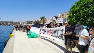 Διαδηλωτές στη Σύρο δεν άφησαν Ισραηλινούς τουρίστες να αποβιβαστούν στο νησί - Αναχώρησε το κρουαζιερόπλοιο που τους μετέφερε 