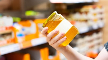 Πώς ξεχωρίζουμε το αυθεντικό ελληνικό μέλι από το νοθευμένο;