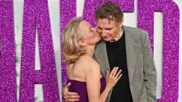 Λίαμ Νίσον: Ο γιος του στηρίζει τη σχέση του με την Παμέλα Άντερσον