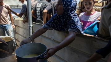 Συνθήκες μαζικού λιμού στη Γάζα καταγγέλλουν μη κυβερνητικές οργανώσεις - Δεκάδες παιδιά πέθαναν από ασιτία
