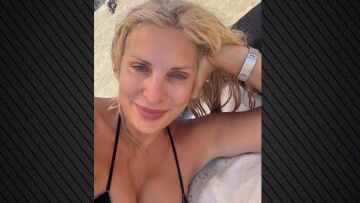 Η Ελένη Μενεγάκη δημοσίευσε νέες φωτογραφίες από τις διακοπές της