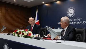 Άνοιξε ο δρόμος για την πώληση Eurofighter στην Αγκυρα: Η Τουρκία και η Βρετανία υπέγραψαν συμφωνία