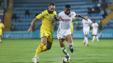 Αράζ - Άρης 2-1: «Αυτοκτόνησε» σε τρία λεπτά αλλά ελπίζει σε πρόκριση στη Θεσσαλονίκη - Δείτε τα γκολ 