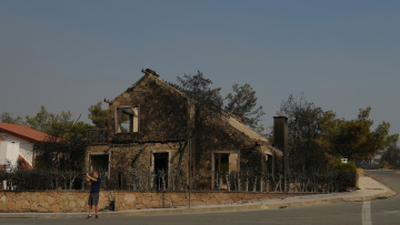 Κύπρος: Δεκάδες τα κατεστραμμένα σπίτια και αυτοκίνητα 