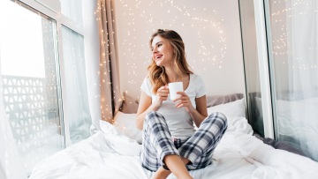 7 πρωινές συνήθειες που θα ανεβάσουν τη διάθεσή σας και την ενέργειά σας
