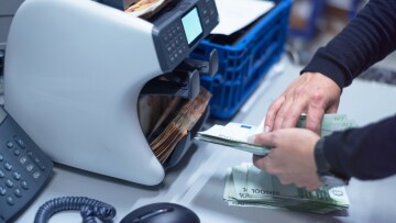 Συντάξεις Μαρτίου 2026: Ξεκινούν νωρίτερα οι πληρωμές, ποιοι θα δουν χρήματα πριν την Καθαρά Δευτέρα