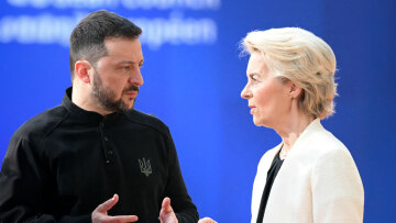 Κραδασμοί στις σχέσεις Κιέβου-ΕΕ μετά τον αμφιλεγόμενο νόμο Ζελένσκι για τους θεσμούς κατά της διαφθοράς