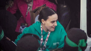 «Αν μπορούσα να τους σκοτώσω θα το έκανα με χαρά, αλλά ήξερα ότι μετά θα πεθαίναμε» - Όμηρος της Χαμάς μιλά για πρώτη φορά για την αιχμαλωσία στα κλουβιά