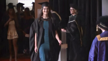 Η Μελίνα Νικολαΐδη αποφοίτησε από το πανεπιστήμιο - Τα βίντεο που ανέβασε στο Instagram