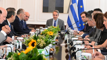 Μητσοτάκης: 25 μεταρρυθμίσεις έως τέλος της χρονιάς - Να μη χαθεί ούτε ευρώ από το Ταμείο Ανάκαμψης στους επόμενους 12 μήνες