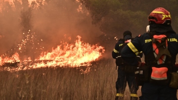Σε ύφεση η φωτιά στην Ποταμούλα Αγρινίου