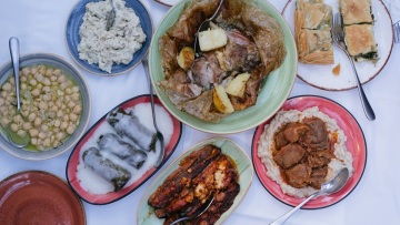 Βάθης: 70 χρόνια ιστορίας σε μαγειρευτά και σχάρα