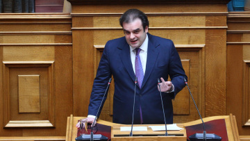 Ψηφίστηκε η ρύθμιση για τις μηδενικές χρεώσεις στα ΑΤΜ – Πιερρακάκης: Σημαντική αλλαγή που οι πολίτες περίμεναν καιρό