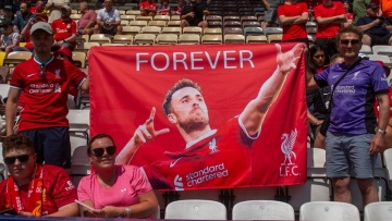 «Forever 20»: Η Λίβερπουλ τιμά τη μνήμη του Ντιόγκο Ζότα με μνημείο στο Άνφιλντ και ειδικό έμβλημα στις φανέλες
