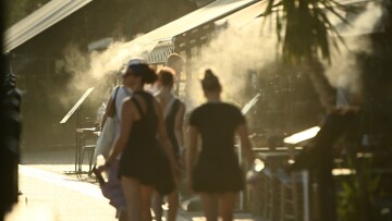 Στο «καμίνι» των 44 βαθμών για άλλη μια ημέρα η χώρα - Υποχωρεί σταδιακά από το Σαββατοκύριακο ο καύσωνας