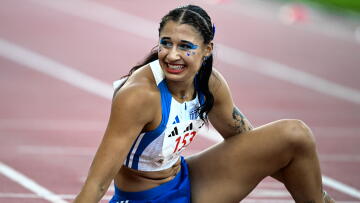 «Διέλυσε» το πανελλήνιο ρεκόρ Κ-23 στο έπταθλο και έκλαψε η Ντραγκομίροβα - Βίντεο, φωτογραφίες