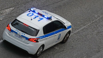 Στη φυλακή 30χρονος που απείλησε να σκοτώσει του γονείς του με ψαροντούφεκο