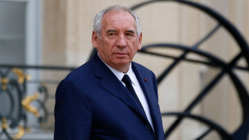 «Δεν μίλησα νωρίτερα με την αντιπολίτευση, γιατί όλοι ήταν σε διακοπές», δήλωσε ο Μπαϊρού - Αντιδρούν τα πολιτικά κόμματα