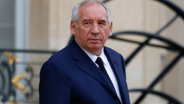 Δυσφορία στην ΕΕ για την εμπορική συμφωνία με Τραμπ - "H Ευρώπη αποφάσισε να υποταχθεί" δήλωσε ο Μπαϊρού