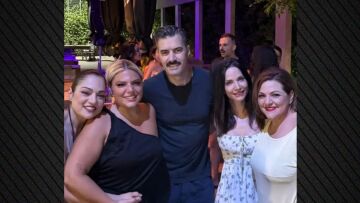 Γιάννης Τσιμιτσέλης: Η έκπληξη που δέχτηκε στη σκηνή για τα γενέθλιά του - Δείτε βίντεο