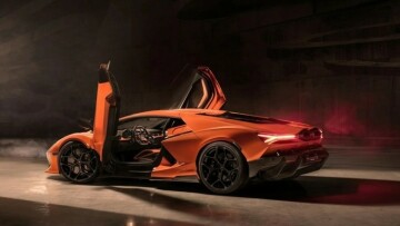 Τι τρέχει με τις πόρτες της Lamborghini;