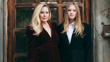 Η Κριστίνα Άπλγκεϊτ αποκάλυψε τι της είπε η κόρη της μετά τη διάγνωση με σκλήρυνση κατά πλάκας - «Ήταν σαν μαχαίρι στην καρδιά, όταν το άκουσα»