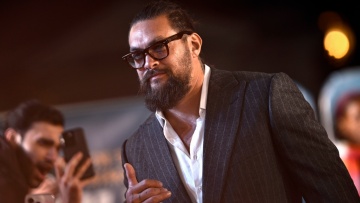 Αγνώριστος ο Τζέισον Μομόα: Ξύρισε μετά από έξι χρόνια το μούσι του - Δείτε το βίντεο
