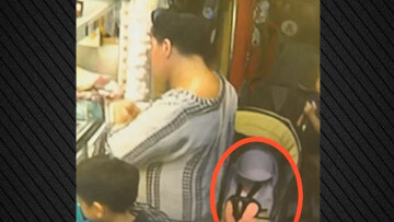 Η Αλγερινή πέταξε το φόρεμα που φορούσε όταν άφησε το κοριτσάκι στη θάλασσα - Το βρήκαν σε σακούλα κοντά στο σπίτι της