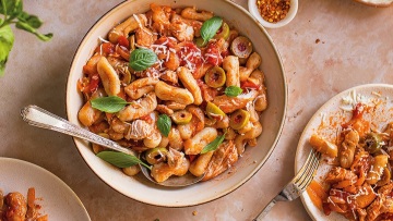 9 μακαρονάδες από το χωριό: Γκόγκες, μαγγίρι, πιλμένι, μανέστρα και στριφτάρια