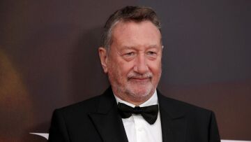 Ο Στίβεν Νάιτ αναλαμβάνει το σενάριο της επόμενης ταινίας του Τζέιμς Μποντ
