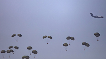Μικρή πρόοδος οι ρίψεις βοήθειας στη Γάζα, λέει η Γερμανία - Παραδέχεται ότι δεν ξέρει πόση φτάνει στα χέρια των Παλαιστίνιων
