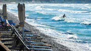 Καιρός: Χωρίς καύσωνα αλλά με αστάθεια και νέα πτώση της θερμοκρασίας το πρώτο 10ήμερο του Αυγούστου