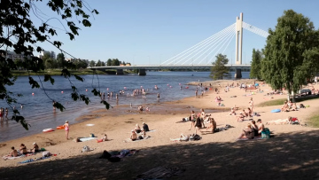 Οι σκανδιναβικές χώρες πλήττονται από πρωτοφανές κύμα καύσωνα με 30άρια, το μεγαλύτερο σε διάρκεια από το 1961