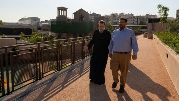 Επίσκεψη Λιβάνιου στο «Ιωνικό Κέντρο» - Ξεναγήθηκε από τον μητροπολίτη Γαβριήλ