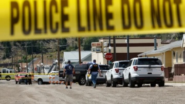 Μια μπαργούμαν και 3 πελάτες τα θύματα της ένοπλης επίθεσης σε μπαρ στην Μοντάνα - Άφαντος για 3η ημέρα παραμένει ο δράστης 