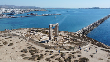 Συρματόπλεγμα στην Πορτάρα μετά το συμβάν με τον τουρίστα που σήκωσε αρχαίο μάρμαρο - Αντιδράσεις από κατοίκους