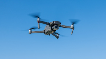 Υπουργείο Μεταφορών: Απαγορεύεται η χρήση drone σε περιοχές που πλήττονται από πυρκαγιά