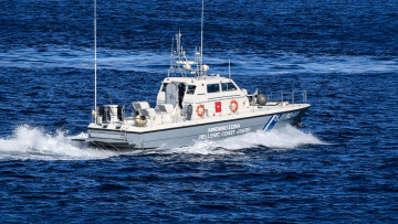 Έρευνες για αγνοούμενο και διάσωση 35 μεταναστών νότια της Γαύδου
