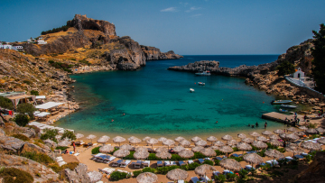 Διακοπές στη Ρόδο: Αναζωογονητικές βουτιές στις ωραιότερες παραλίες της
