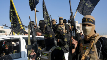 Guardian: Η Χαμάς δέχεται ασφυκτικές πιέσεις από Αίγυπτο, Κατάρ και Τουρκία για να πει «ναι» στο σχέδιο Τραμπ για τη Γάζα