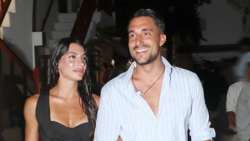 Σάκης Κατσούλης - Μαριαλένα Ρουμελιώτη: Απόδραση στη Μύκονο μετά την πρόταση γάμου - Δείτε φωτογραφίες