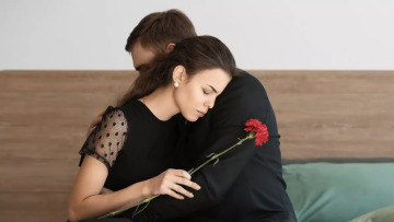 Πένθος: Πόσο επικίνδυνο για την υγεία είναι το σύνδρομο της ραγισμένης καρδιάς