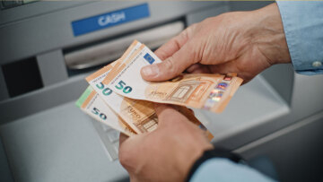 Υπουργείο Εργασίας: Ο «χάρτης» των πληρωμών από τον e-ΕΦΚΑ και τη ΔΥΠΑ έως τις 24 Δεκεμβρίου