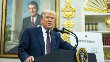 Ο Τραμπ υπογράφει διάταγμα για περισσότερα στοιχεία εισαγωγής φοιτητών από τα πανεπιστήμια