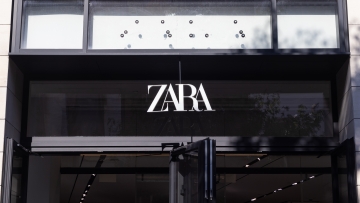Μπλόκο σε δύο διαφημίσεις της Zara λόγω «υπερβολικά αδύνατων» μοντέλων
