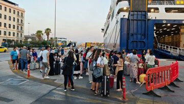 Καιρός: Απαγορευτικό απόπλου από Πειραιά, Ραφήνα,  Λαύριο λόγω των ανέμων - Τα 9 μποφόρ φέρνουν και ακραίο κίνδυνο πυρκαγιάς σε 3 Περιφέρειες