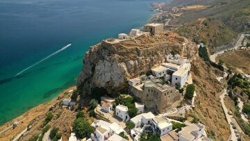  Σκύρος: Διακοπές σε ένα νησί με ξεχωριστή προσωπικότητα
