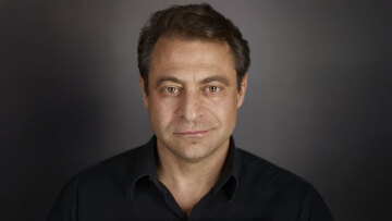 Πίτερ Διαμαντής: Ο ιδιοφυής Ελληνας που οδηγεί την παγκόσμια κούρσα της μακροζωίας